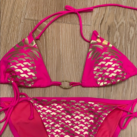 Bikini - Picture 3 of 5